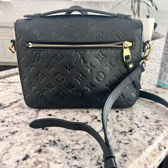 Louis Vuitton Empriente Pouchette Black - Picture 5 of 5